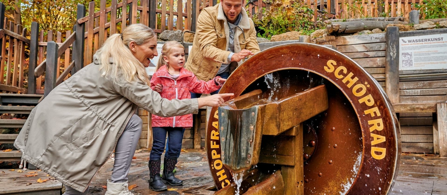 Schöpfrad an der Wasserkunst_Feengrottenpark