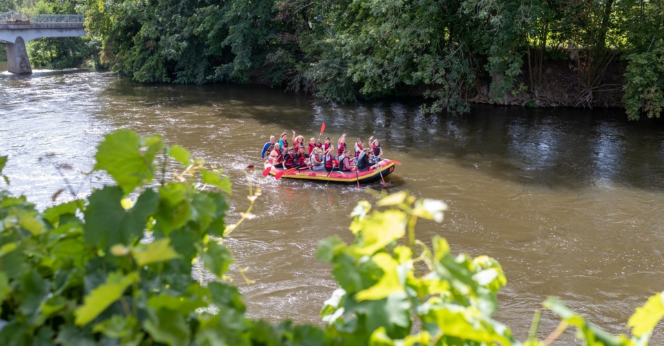 Jena_Saale mit Schlauchboot_JenaKultur_RomanMoebius_web