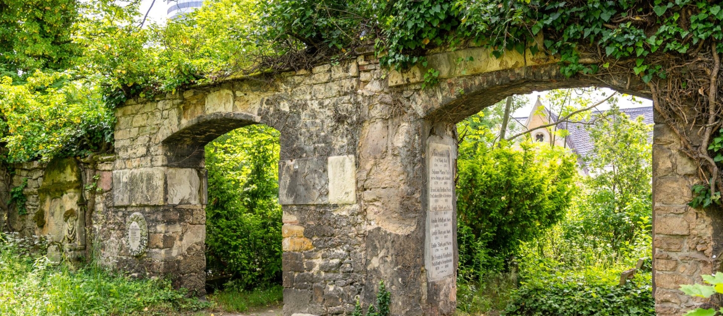 Jena_Johannisfriedhof_Torbogen_JenaKultur_Christopher Schmid